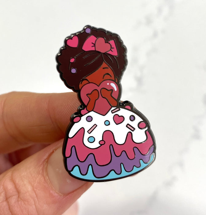 Zoe's Fancy Cakes Doll Pin - Love Pink/Purple